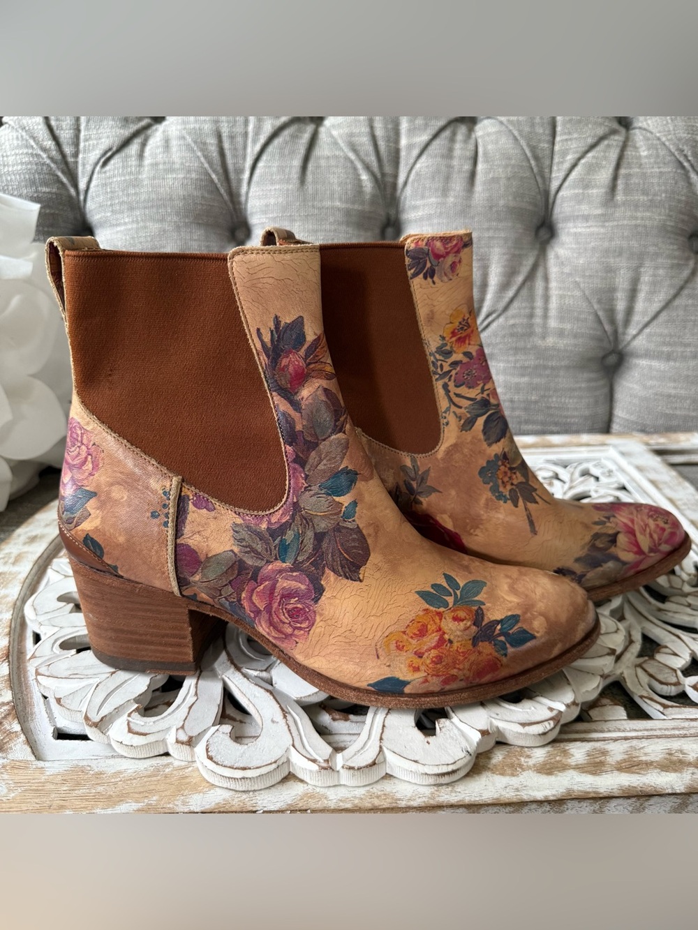 Ariat Women's Floral Tan Western Ankle Boots Women’s 11